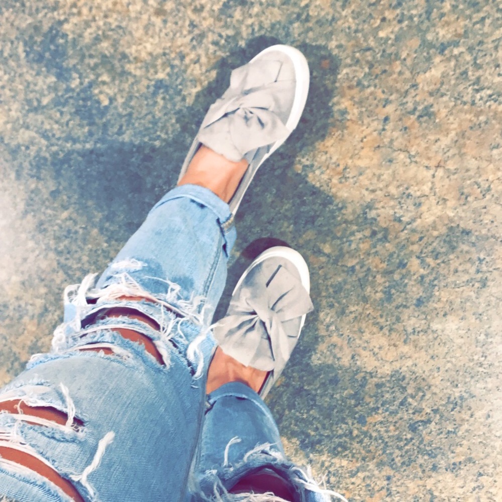 slip on bow tie shoes